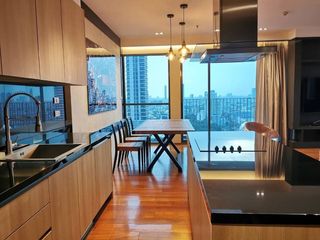For sale 2 bedrooms condo in Yan Nawa, Bangkok