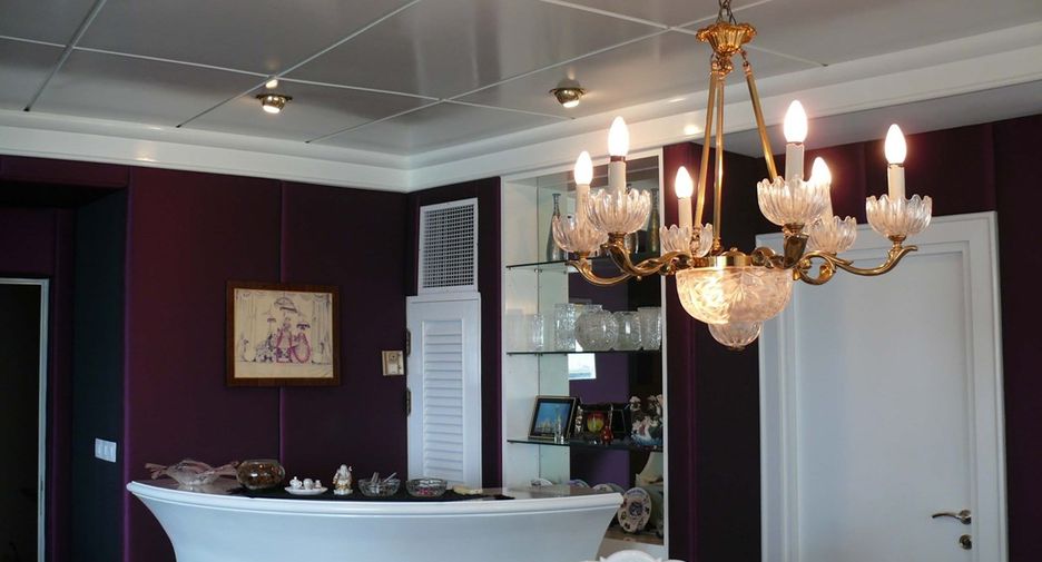 For sale 3 bedrooms condo in Sathon, Bangkok