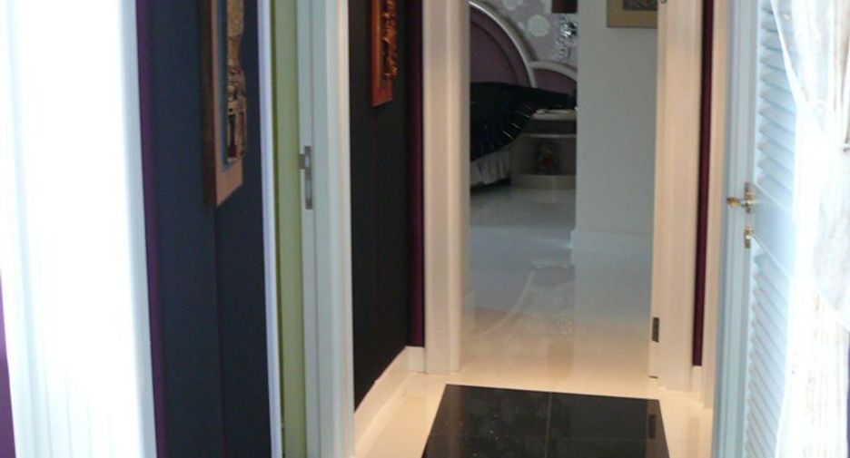 For sale 3 bedrooms condo in Sathon, Bangkok