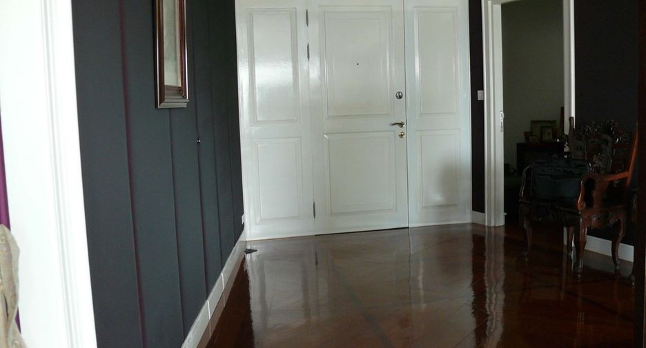 For sale 3 bedrooms condo in Sathon, Bangkok
