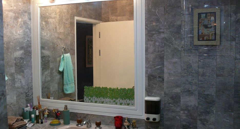 For sale 3 bedrooms condo in Sathon, Bangkok