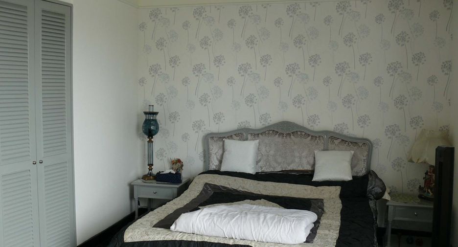 For sale 3 bedrooms condo in Sathon, Bangkok