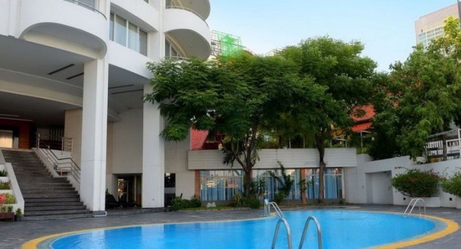 For sale 3 bedrooms condo in Sathon, Bangkok