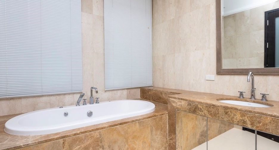 For sale 3 bedrooms condo in Sathon, Bangkok