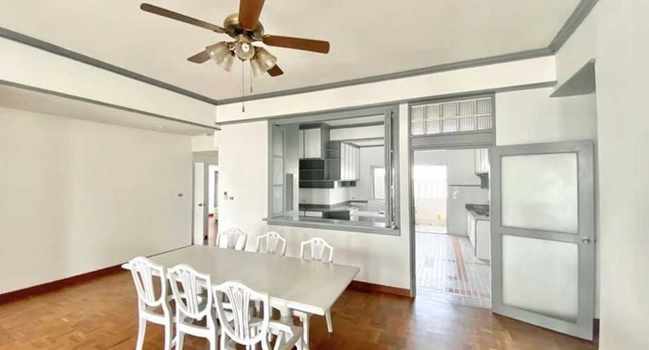 Wohnung zur Miete mit 3 Zimmer in Watthana, Bangkok