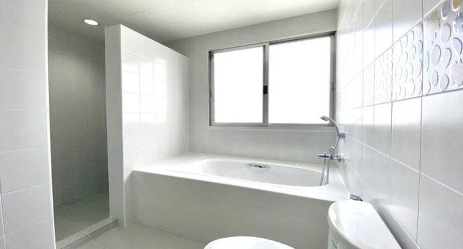 Wohnung zur Miete mit 3 Zimmer in Watthana, Bangkok