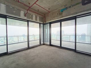 For sale 4 bedrooms condo in Pathum Wan, Bangkok
