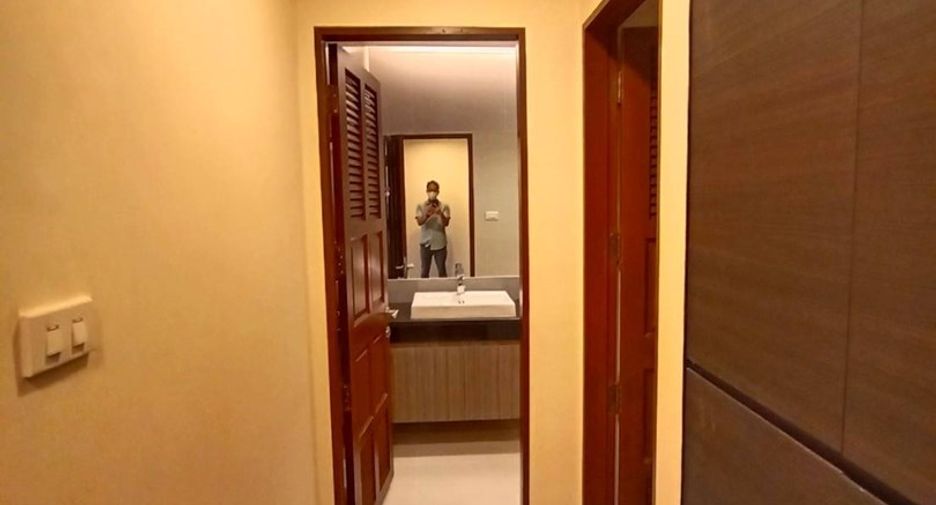 For rent 2 bedrooms condo in Pathum Wan, Bangkok