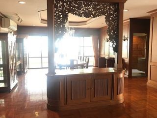 For sale 3 bedrooms condo in Watthana, Bangkok