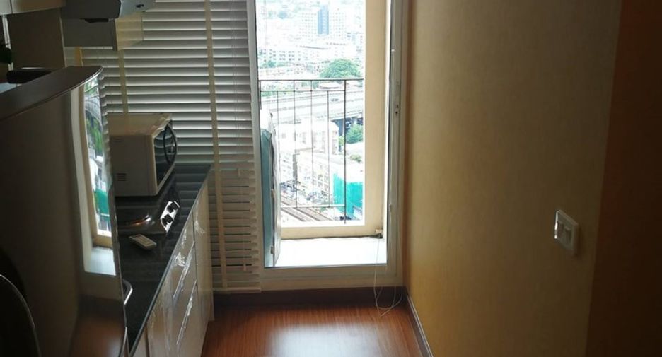 For sale 1 bed condo in Khlong Toei, Bangkok