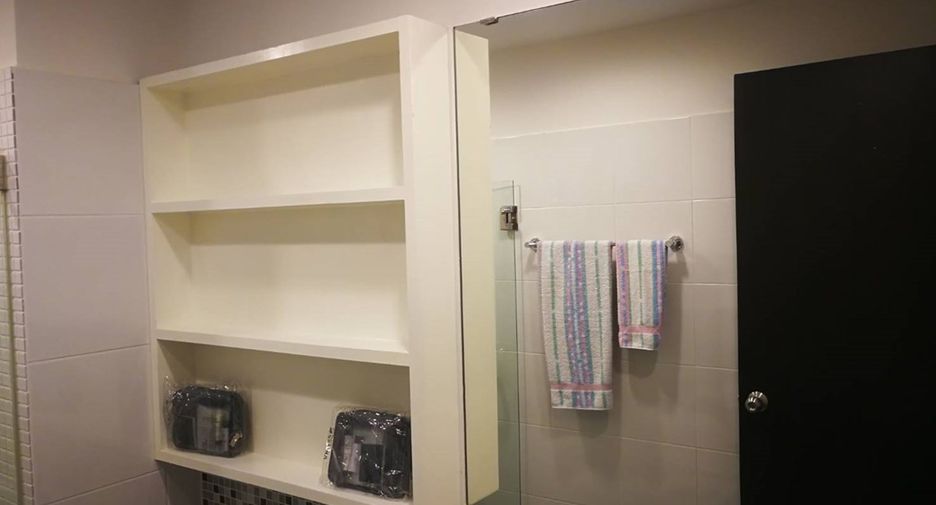 For sale 1 bed condo in Khlong Toei, Bangkok