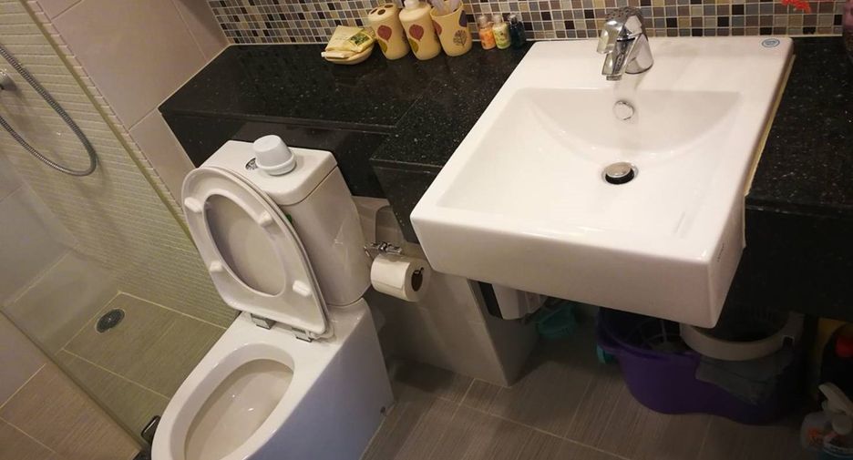 For sale 1 bed condo in Khlong Toei, Bangkok