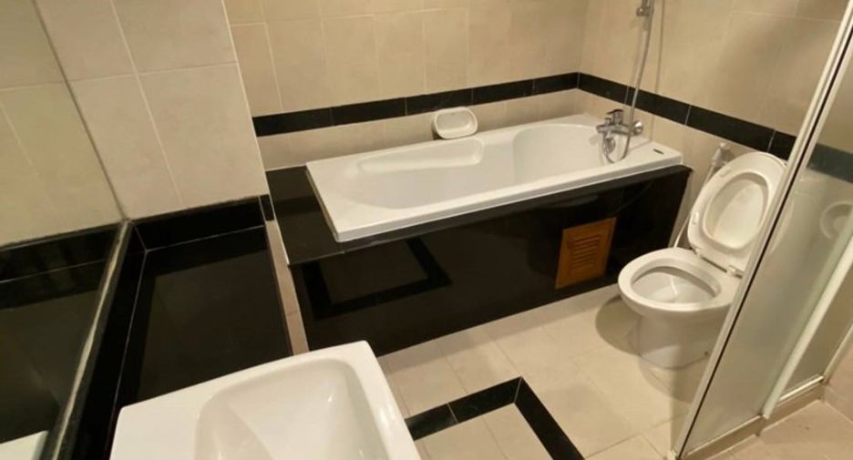 For rent 2 bedrooms condo in Sathon, Bangkok