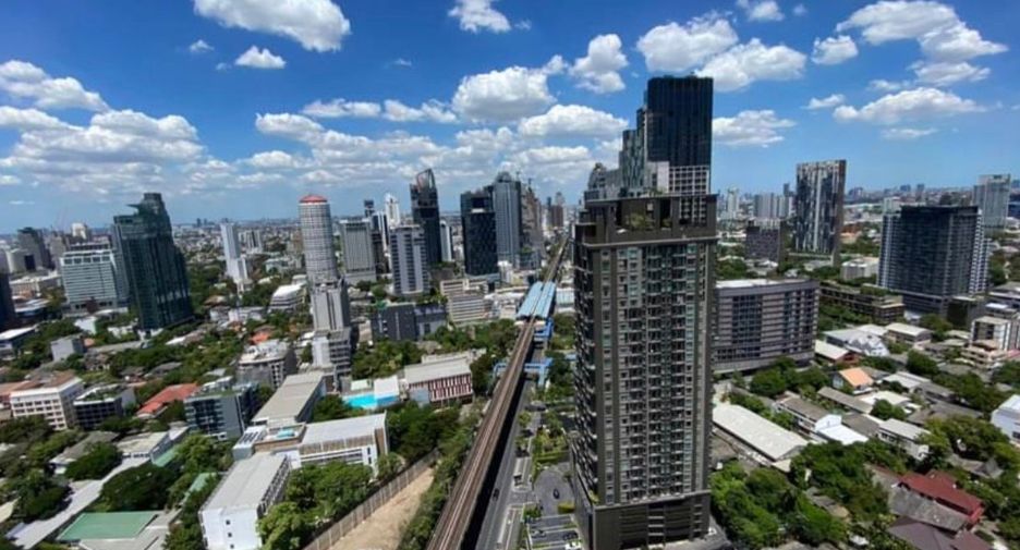 For sale 2 bedrooms condo in Khlong Toei, Bangkok