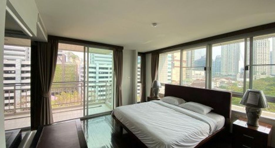 For rent 3 bedrooms condo in Sathon, Bangkok