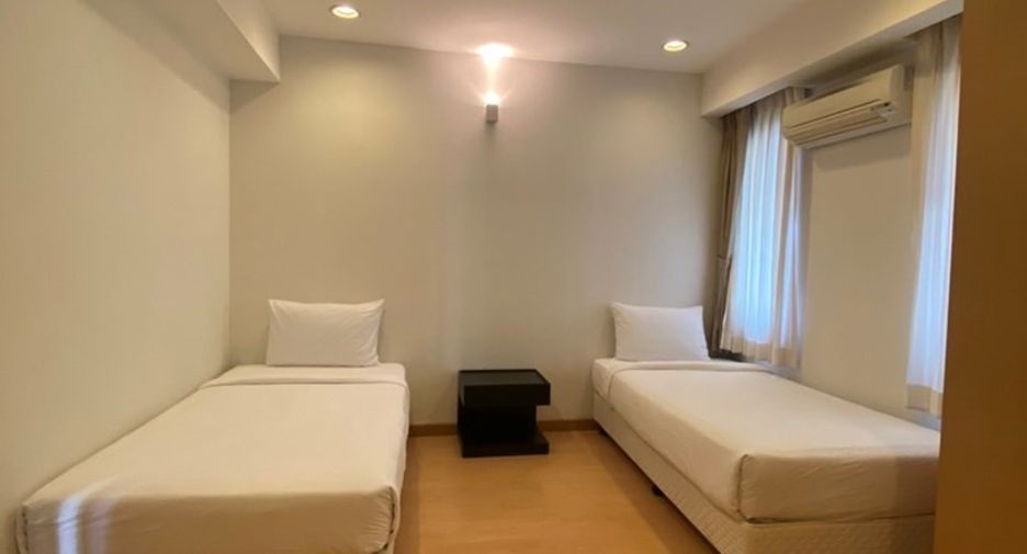 For rent 3 bedrooms condo in Watthana, Bangkok
