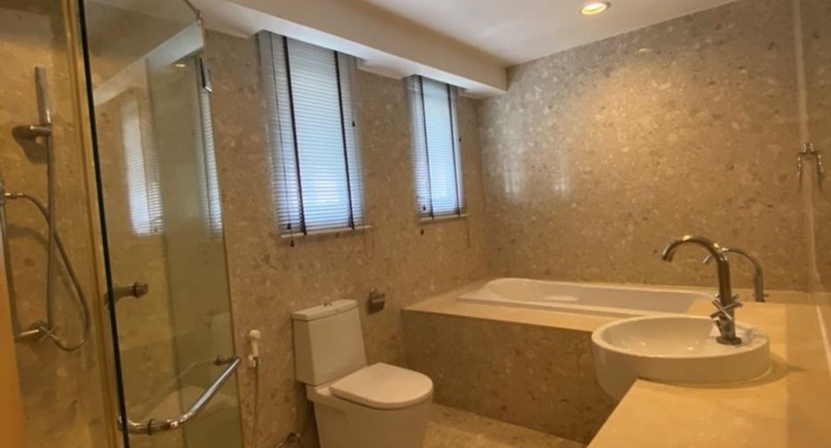 For rent 3 bedrooms condo in Watthana, Bangkok