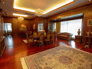 À louer 3 chambres condo à Khlong Toei, Bangkok