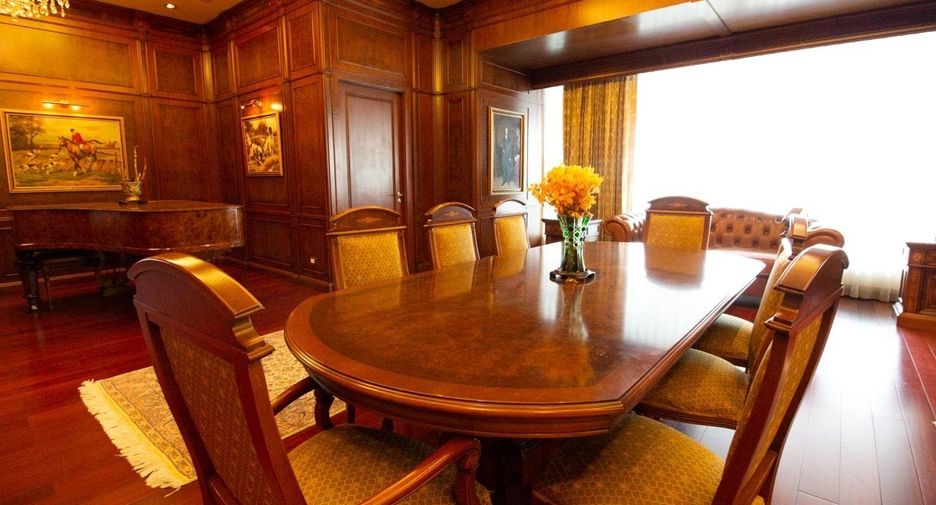 For rent 3 bedrooms condo in Khlong Toei, Bangkok