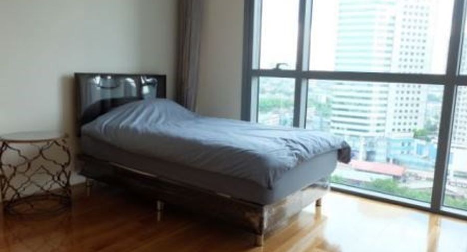 À vendre 2 chambres condo à Yan Nawa, Bangkok