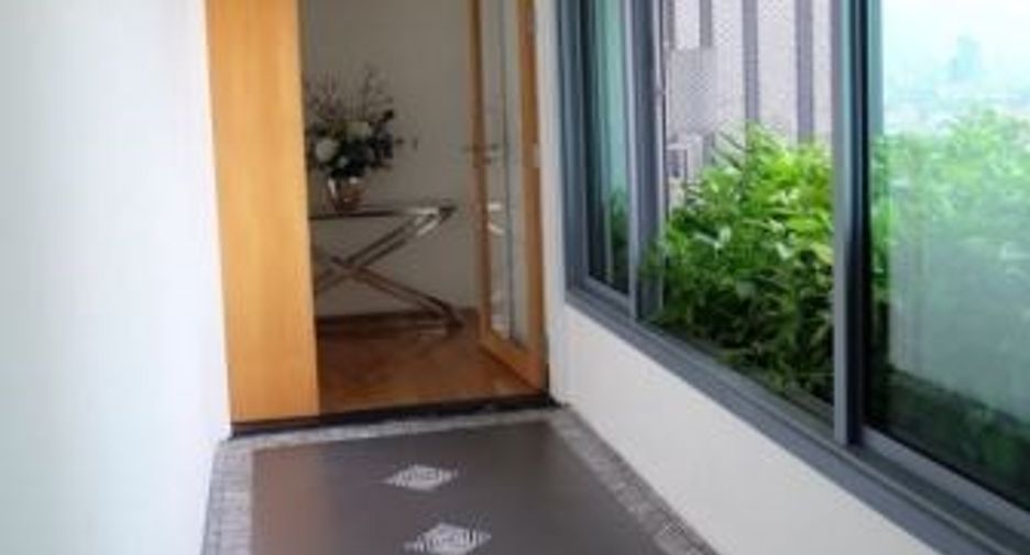 À vendre 2 chambres condo à Yan Nawa, Bangkok