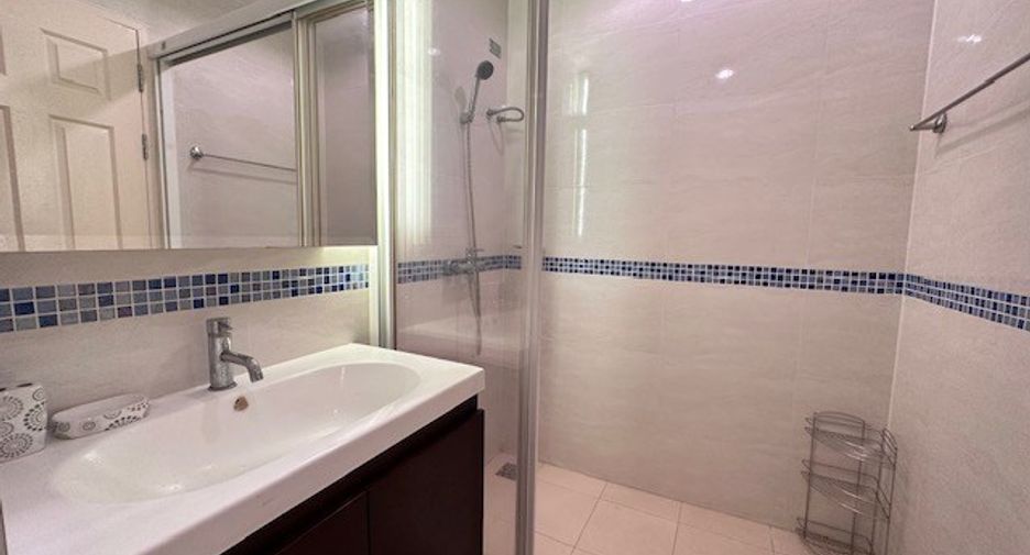 For sale 2 bedrooms condo in Khlong Toei, Bangkok