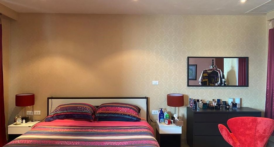For sale 2 bedrooms condo in Khlong Toei, Bangkok