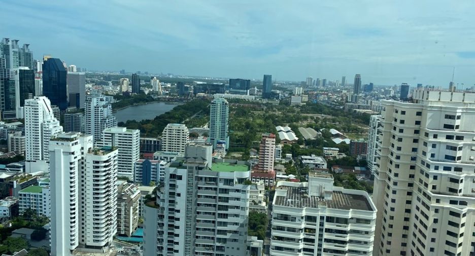 For rent そして for sale 3 ベッドルーム condo in Khlong Toei, Bangkok
