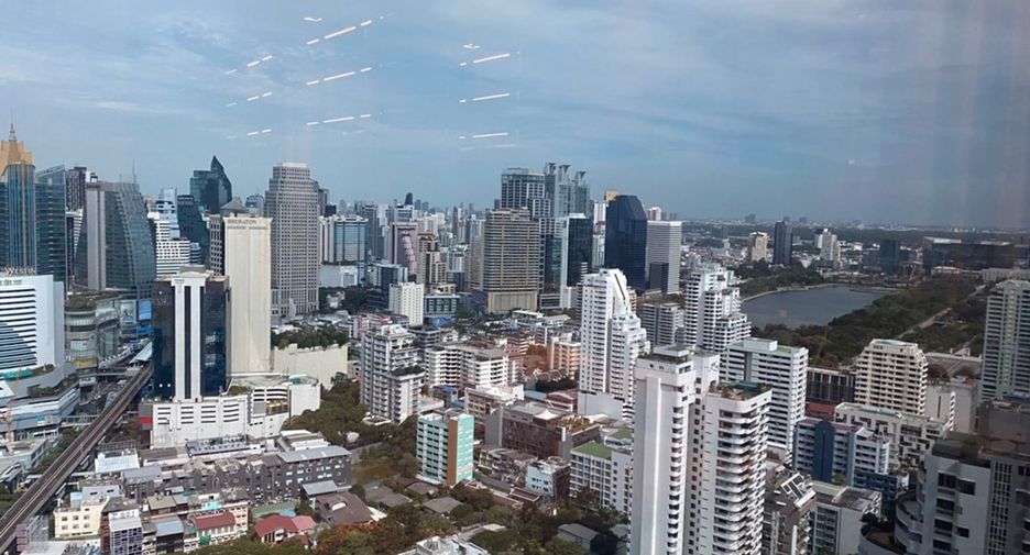 For rent そして for sale 3 ベッドルーム condo in Khlong Toei, Bangkok