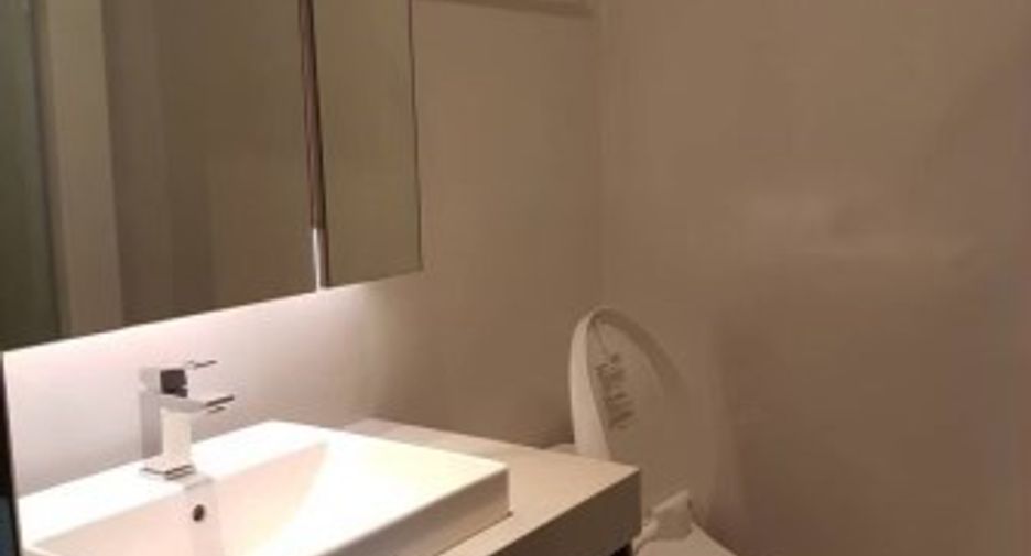 For rent そして for sale 3 ベッドルーム condo in Khlong Toei, Bangkok