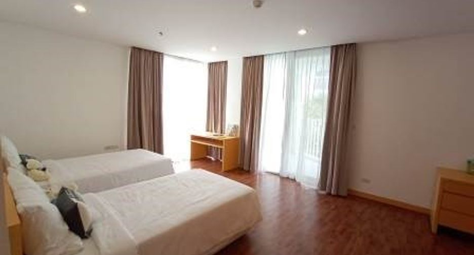 For rent 4 bedrooms condo in Watthana, Bangkok