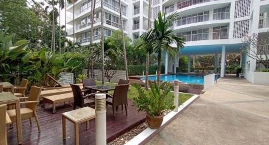 For rent 4 bedrooms condo in Watthana, Bangkok