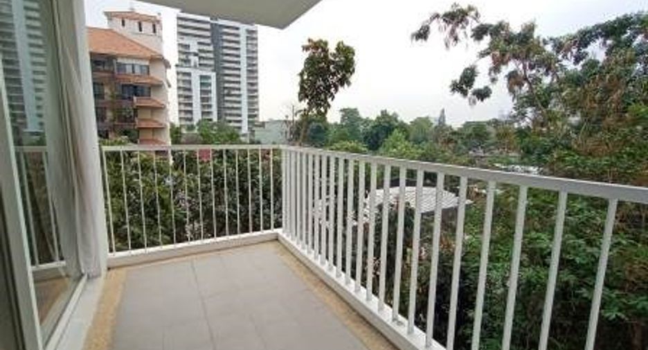 For rent 4 bedrooms condo in Watthana, Bangkok