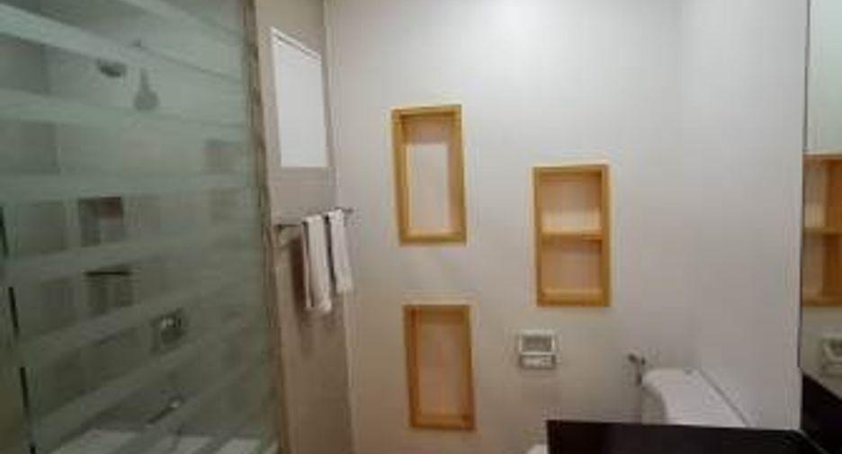 For rent 4 bedrooms condo in Watthana, Bangkok
