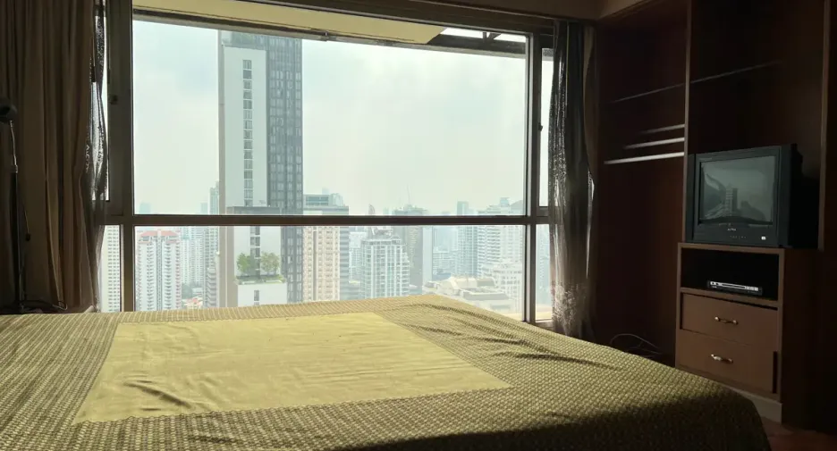 For sale 1 bed condo in Watthana, Bangkok