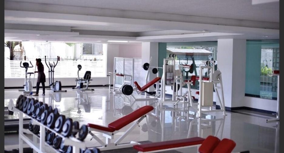 For rent 2 bedrooms condo in Khlong Toei, Bangkok