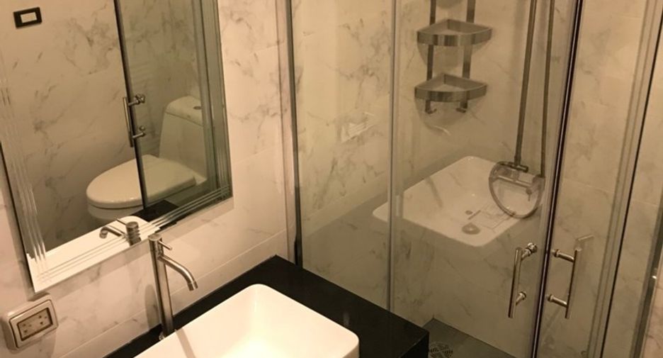 For sale 2 bedrooms condo in Khlong Toei, Bangkok