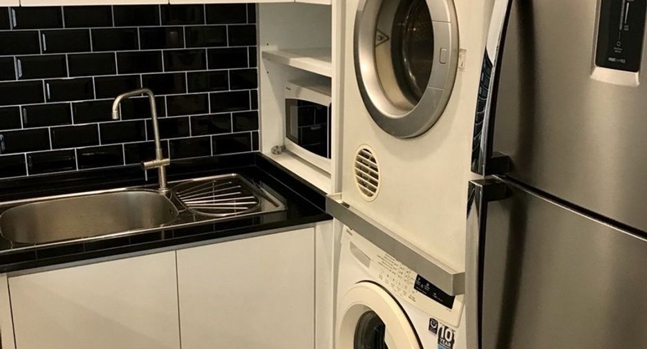 For sale 2 bedrooms condo in Khlong Toei, Bangkok