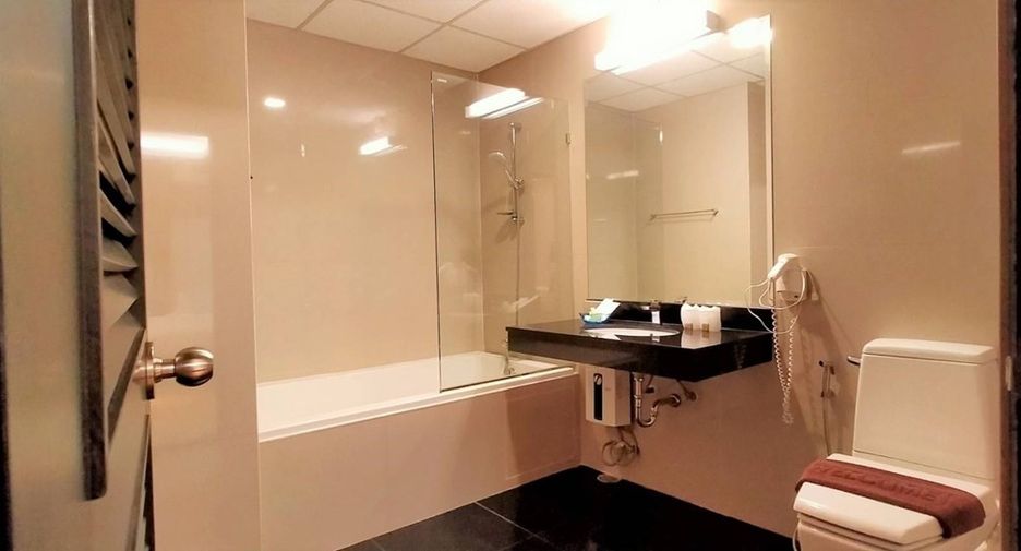 For rent 1 bed condo in Khlong Toei, Bangkok