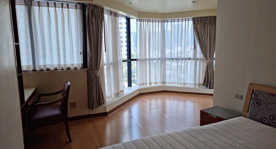 For sale 3 bedrooms condo in Khlong Toei, Bangkok
