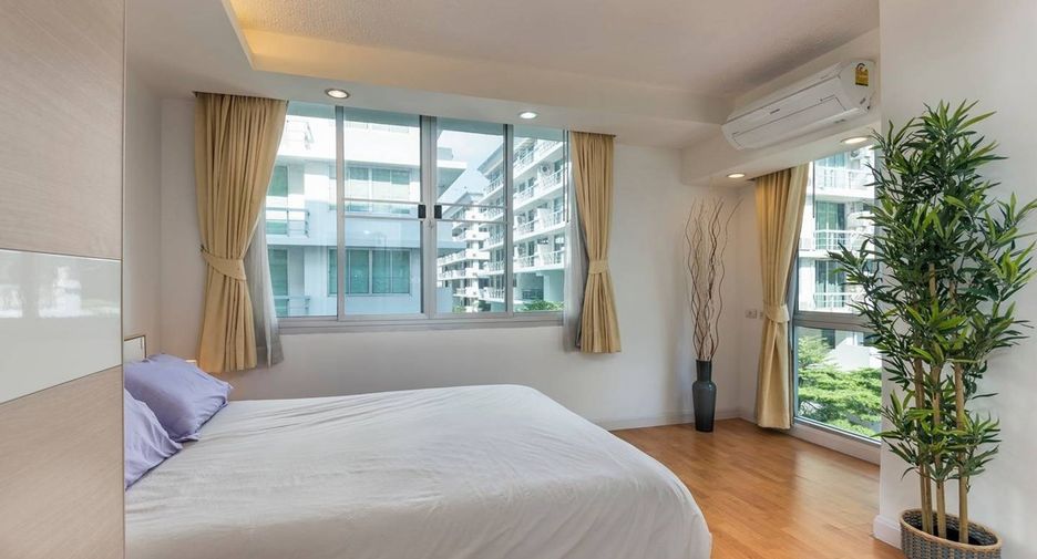 For sale 1 bed condo in Khlong Toei, Bangkok