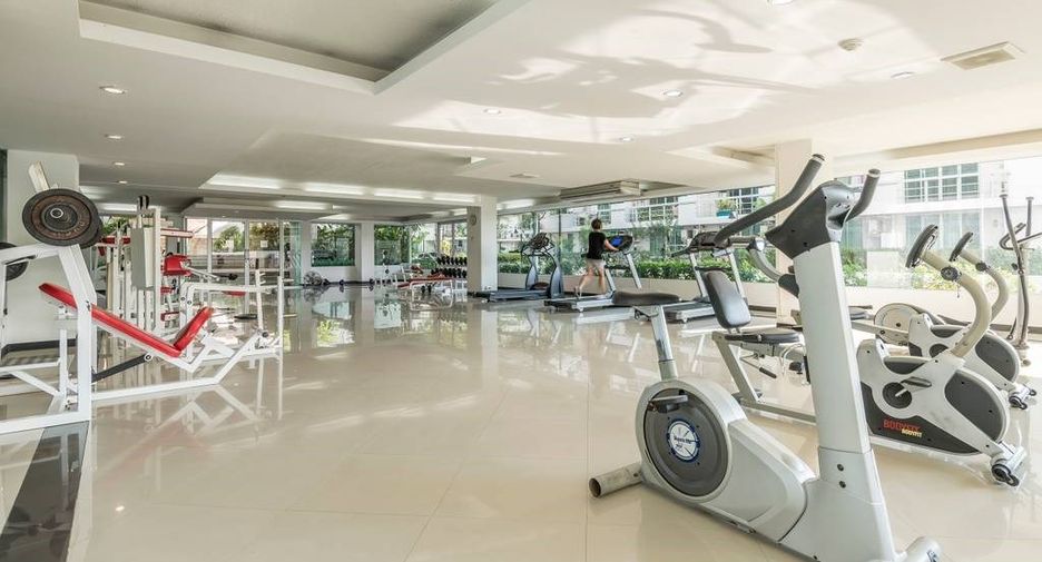 For sale 1 bed condo in Khlong Toei, Bangkok