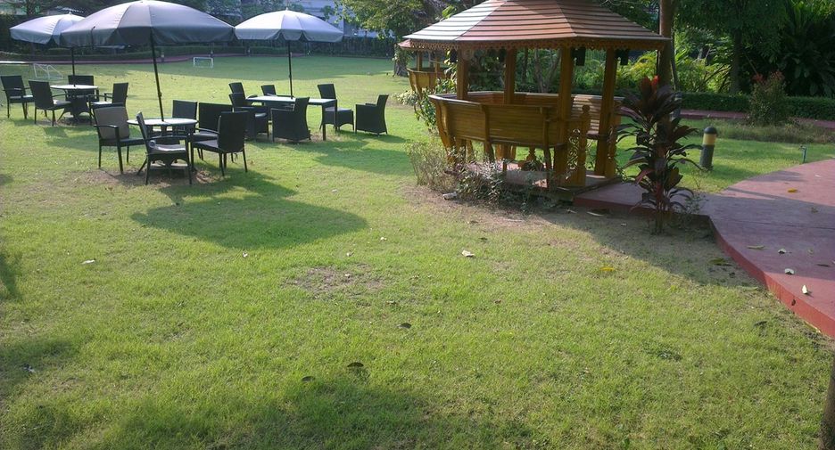 For sale 1 bed condo in Khlong Toei, Bangkok