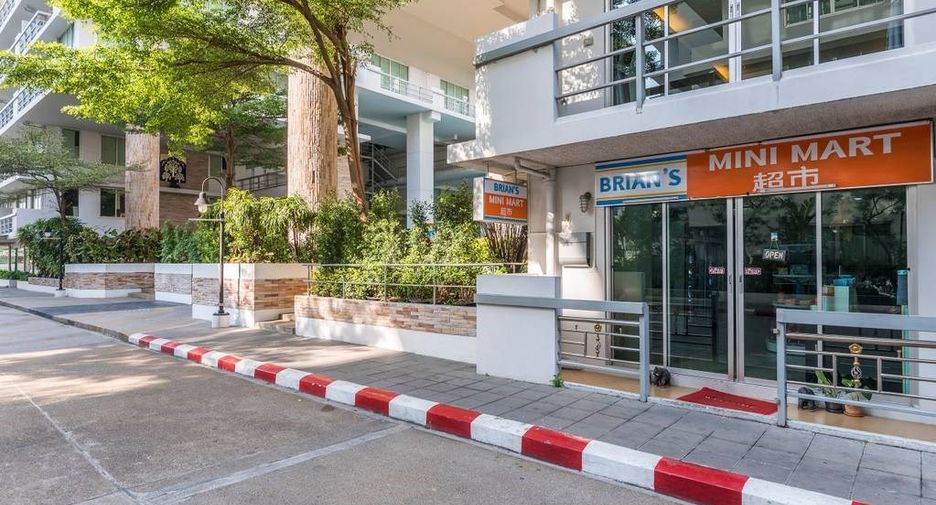 For sale 1 bed condo in Khlong Toei, Bangkok