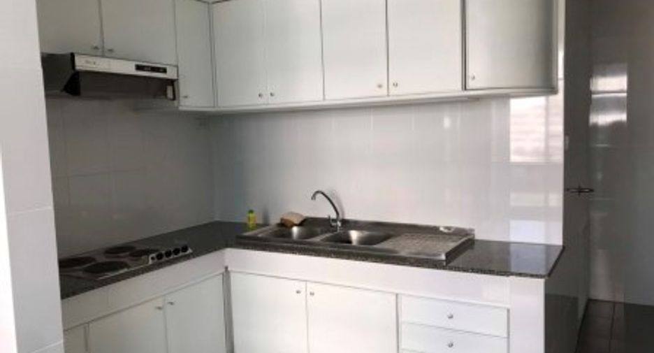 For rent 2 bedrooms condo in Sathon, Bangkok