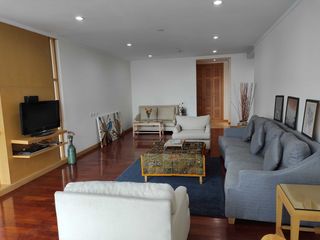 Condo en alquiler de 3 habitaciones en Khlong Toei, Bangkok