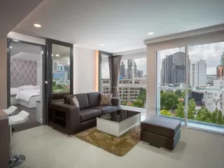 For rent 1 bed condo in Khlong Toei, Bangkok
