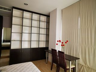 À vendre 2 chambres condo à Watthana, Bangkok