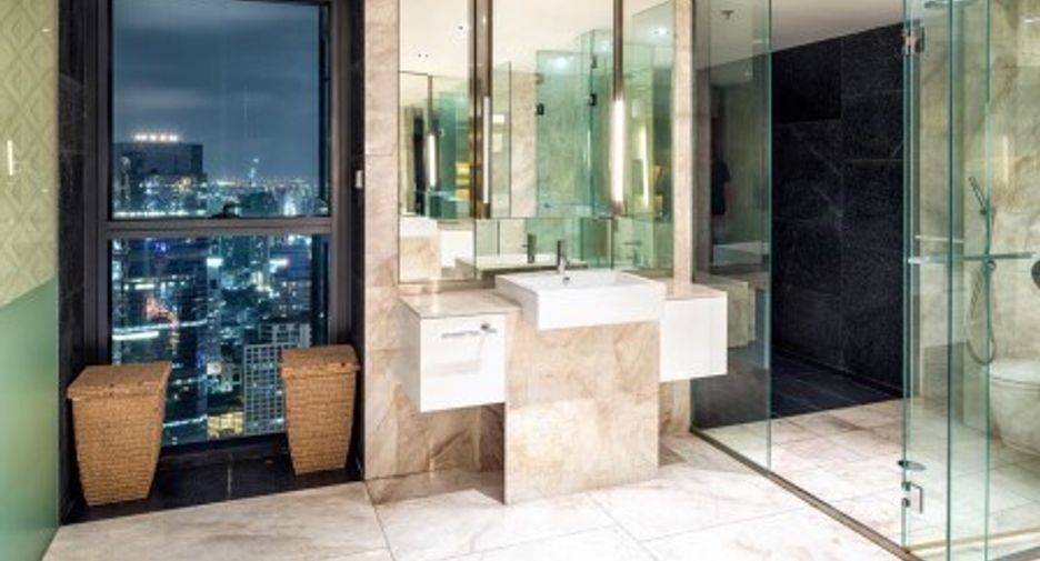 For sale 4 bedrooms condo in Sathon, Bangkok