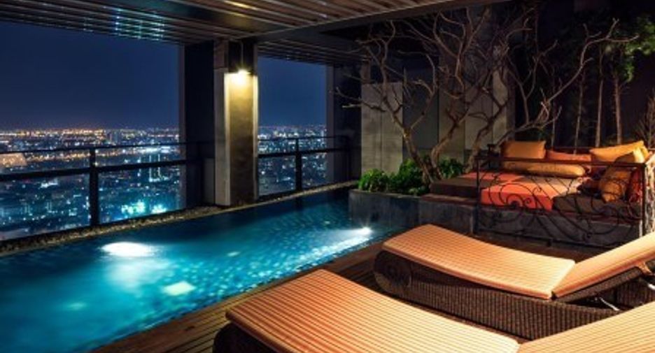 For sale 4 bedrooms condo in Sathon, Bangkok